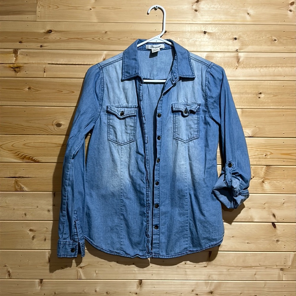 Woman’s Button Up Boutique Top SZ:S